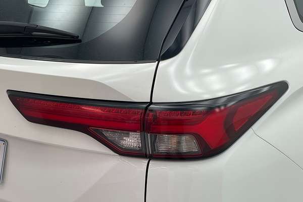 2022 Mitsubishi Outlander ES ZM