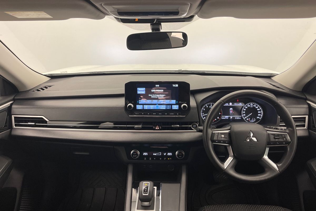 2022 Mitsubishi Outlander ES ZM