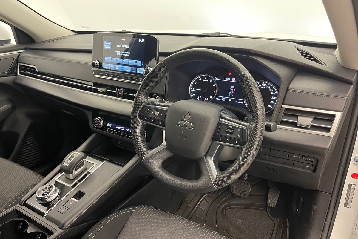 2022 Mitsubishi Outlander ES ZM