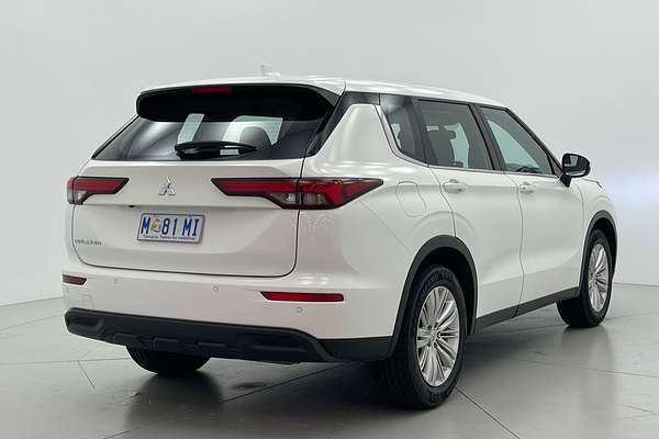 2022 Mitsubishi Outlander ES ZM