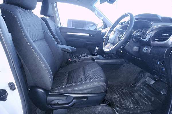 2020 Toyota Hilux SR5 GUN126R 4X4