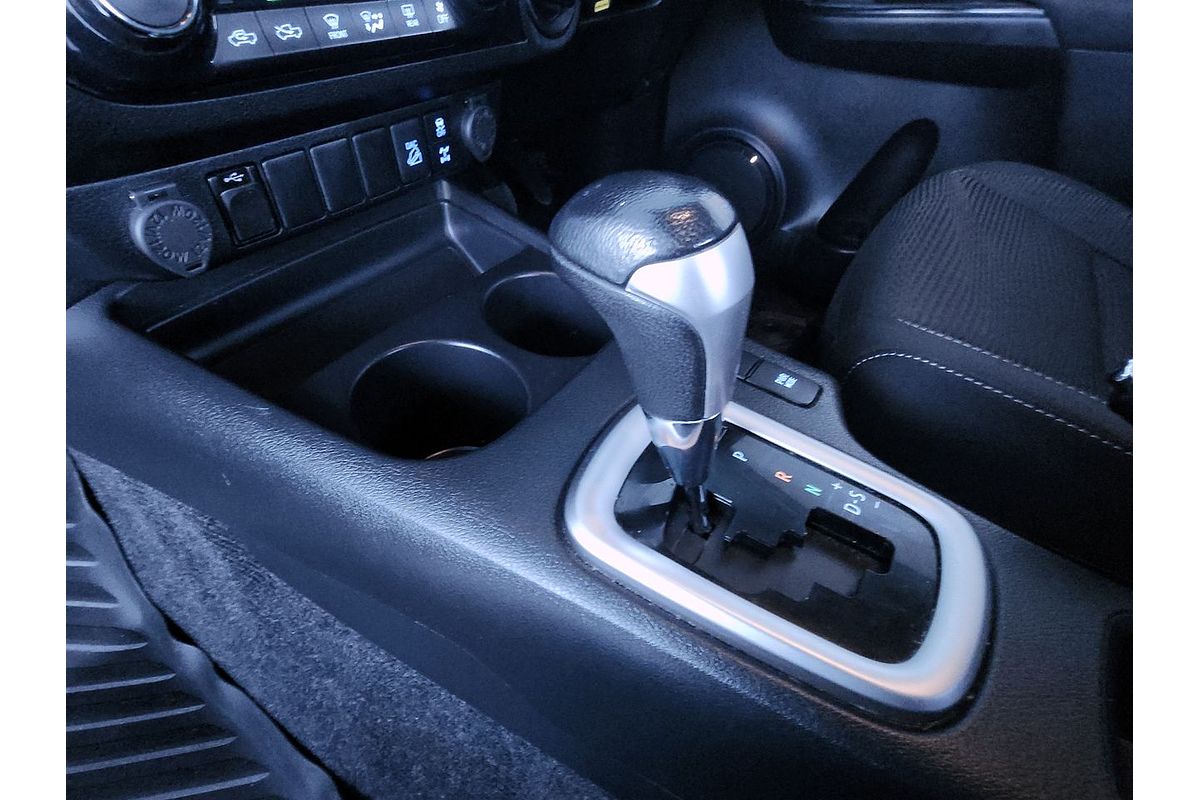 2020 Toyota Hilux SR5 GUN126R 4X4