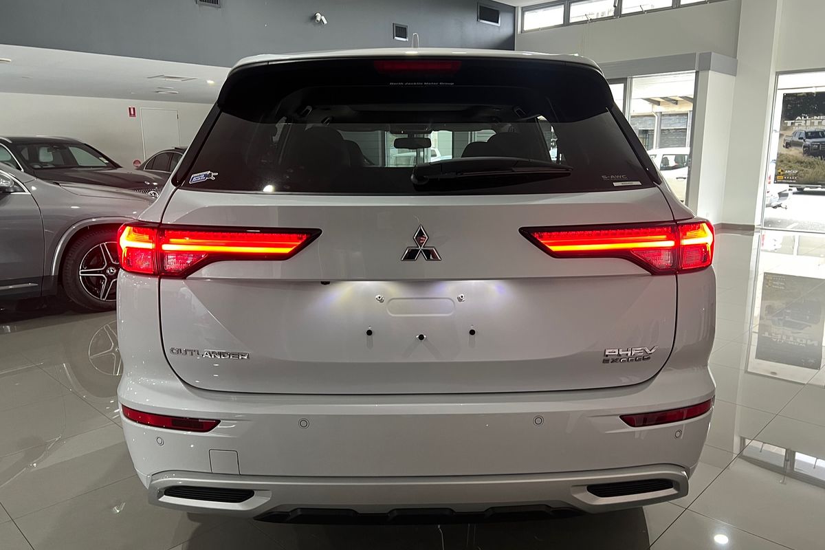 2024 Mitsubishi Outlander PHEV Exceed ZM