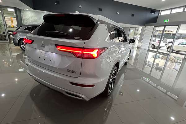 2024 Mitsubishi Outlander PHEV Exceed ZM