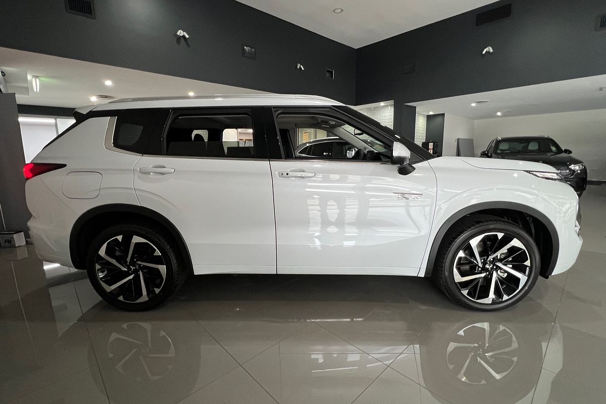 2024 Mitsubishi Outlander PHEV Exceed ZM