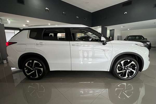 2024 Mitsubishi Outlander PHEV Exceed ZM