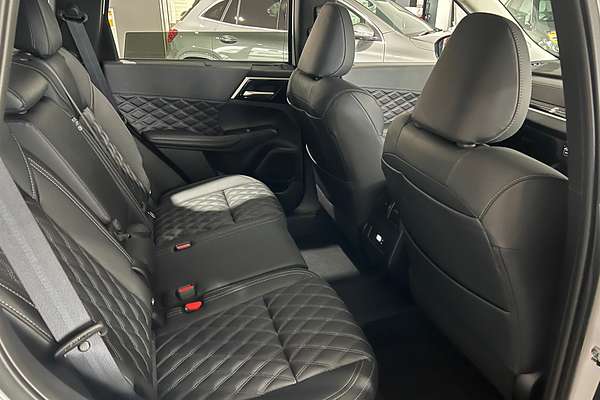 2024 Mitsubishi Outlander PHEV Exceed ZM