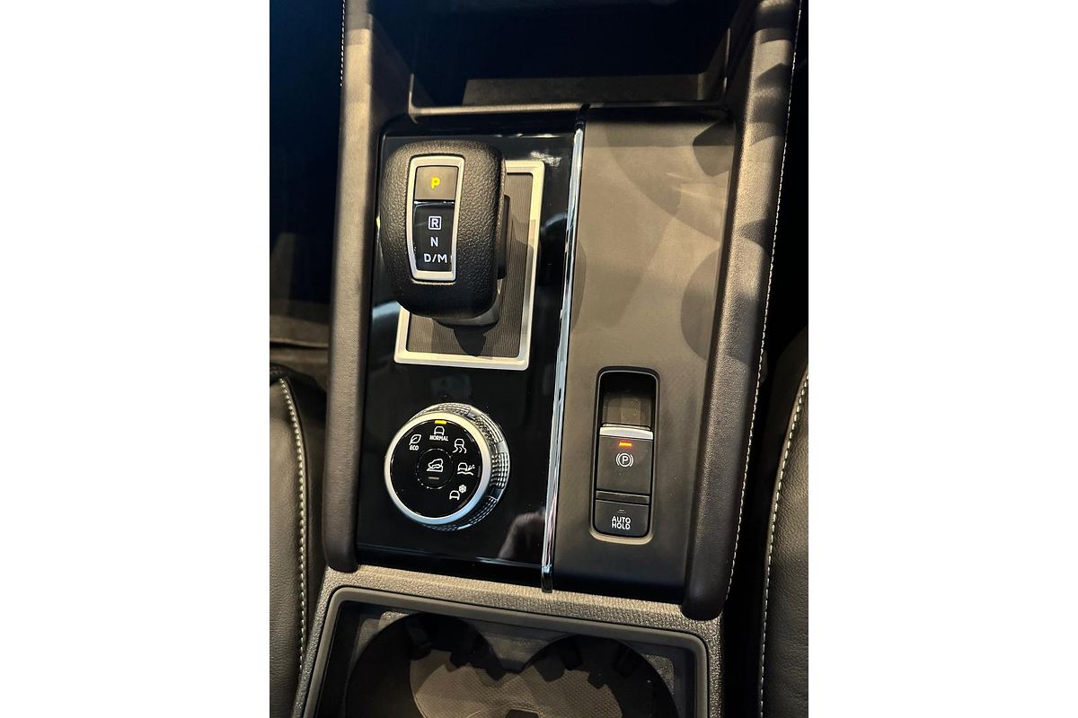 2025 Mitsubishi Outlander ES ZM