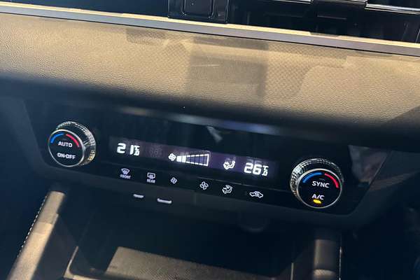 2025 Mitsubishi Outlander ES ZM