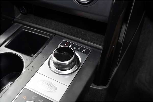 2019 Land Rover Discovery SD6 SE Series 5
