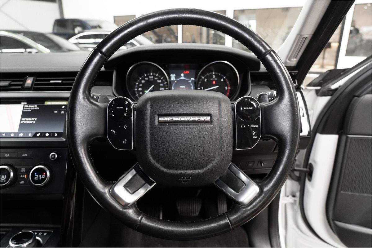 2019 Land Rover Discovery SD6 SE Series 5