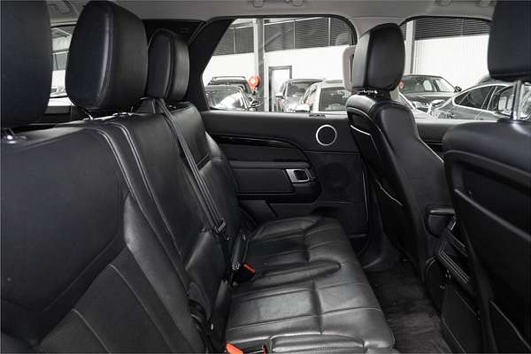 2019 Land Rover Discovery SD6 SE Series 5