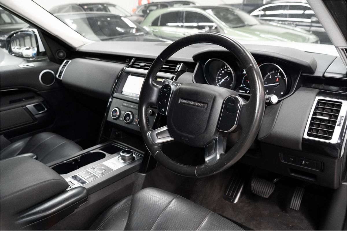 2019 Land Rover Discovery SD6 SE Series 5