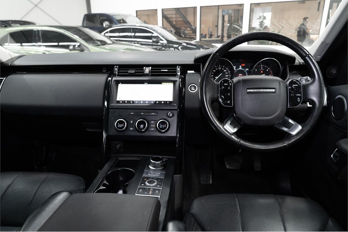 2019 Land Rover Discovery SD6 SE Series 5
