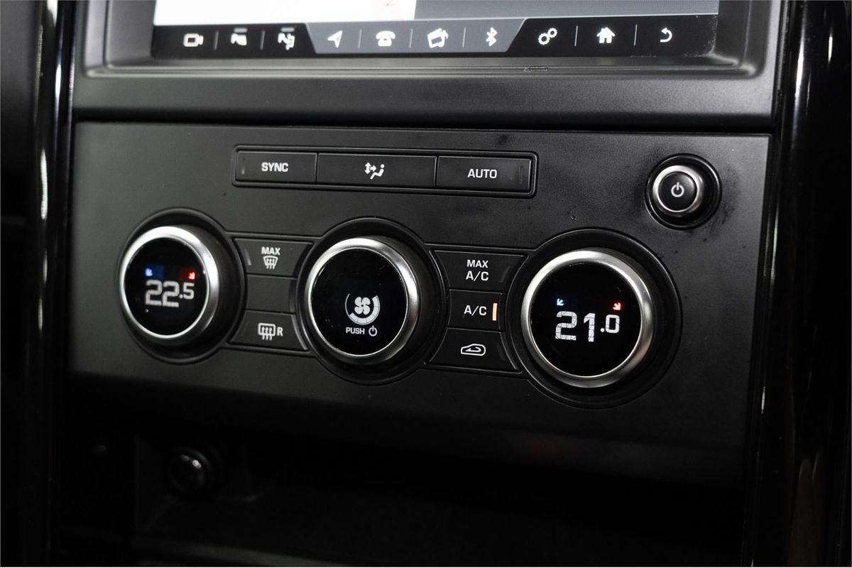 2019 Land Rover Discovery SD6 SE Series 5