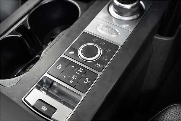 2019 Land Rover Discovery SD6 SE Series 5