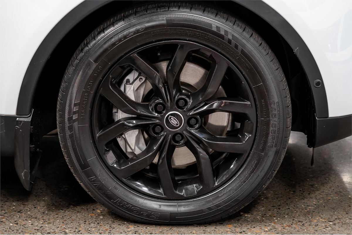 2019 Land Rover Discovery SD6 SE Series 5