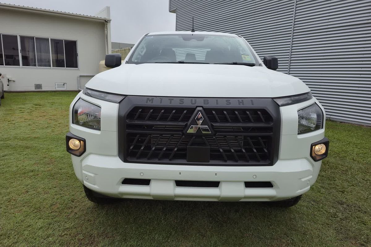 2025 Mitsubishi Triton GLX MV 4X4