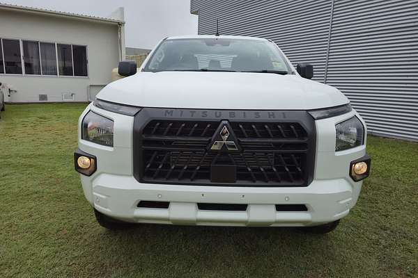 2025 Mitsubishi Triton GLX MV 4X4