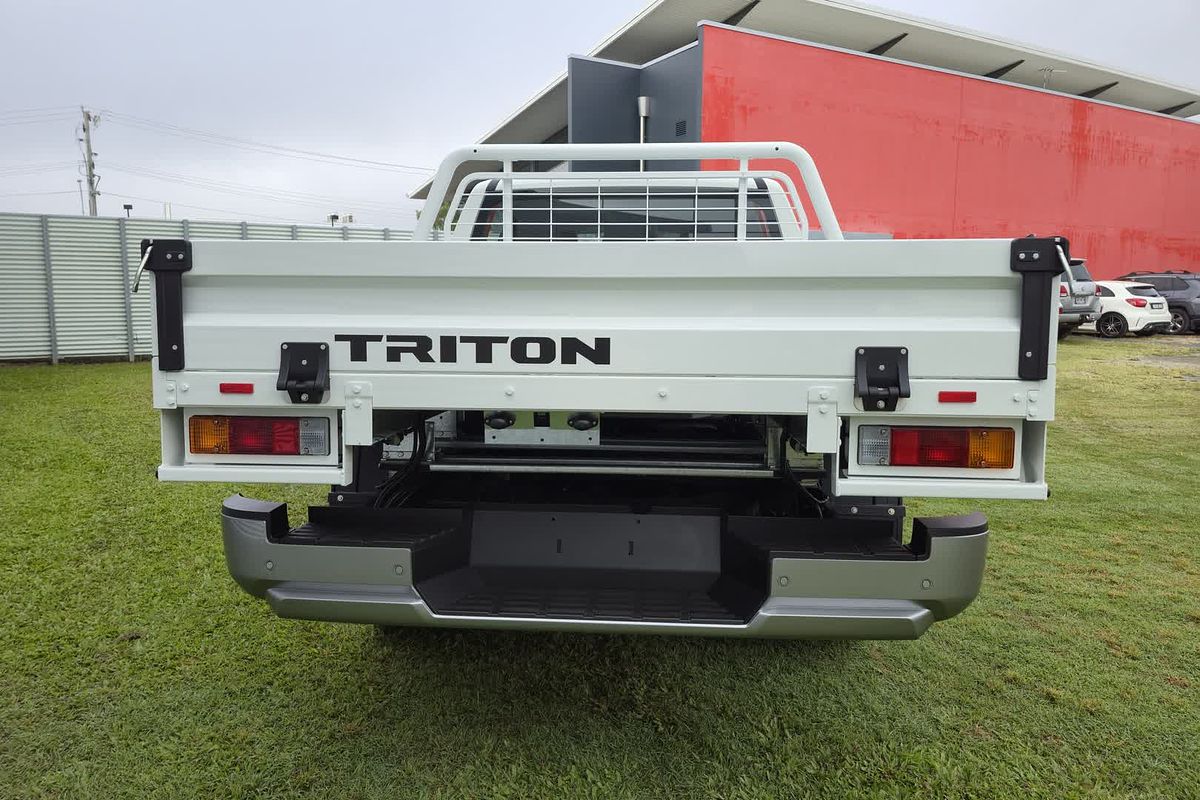 2025 Mitsubishi Triton GLX MV 4X4