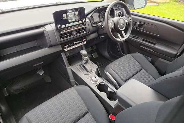 2025 Mitsubishi Triton GLX MV 4X4