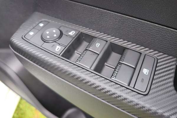 2025 Mitsubishi Triton GLX MV 4X4