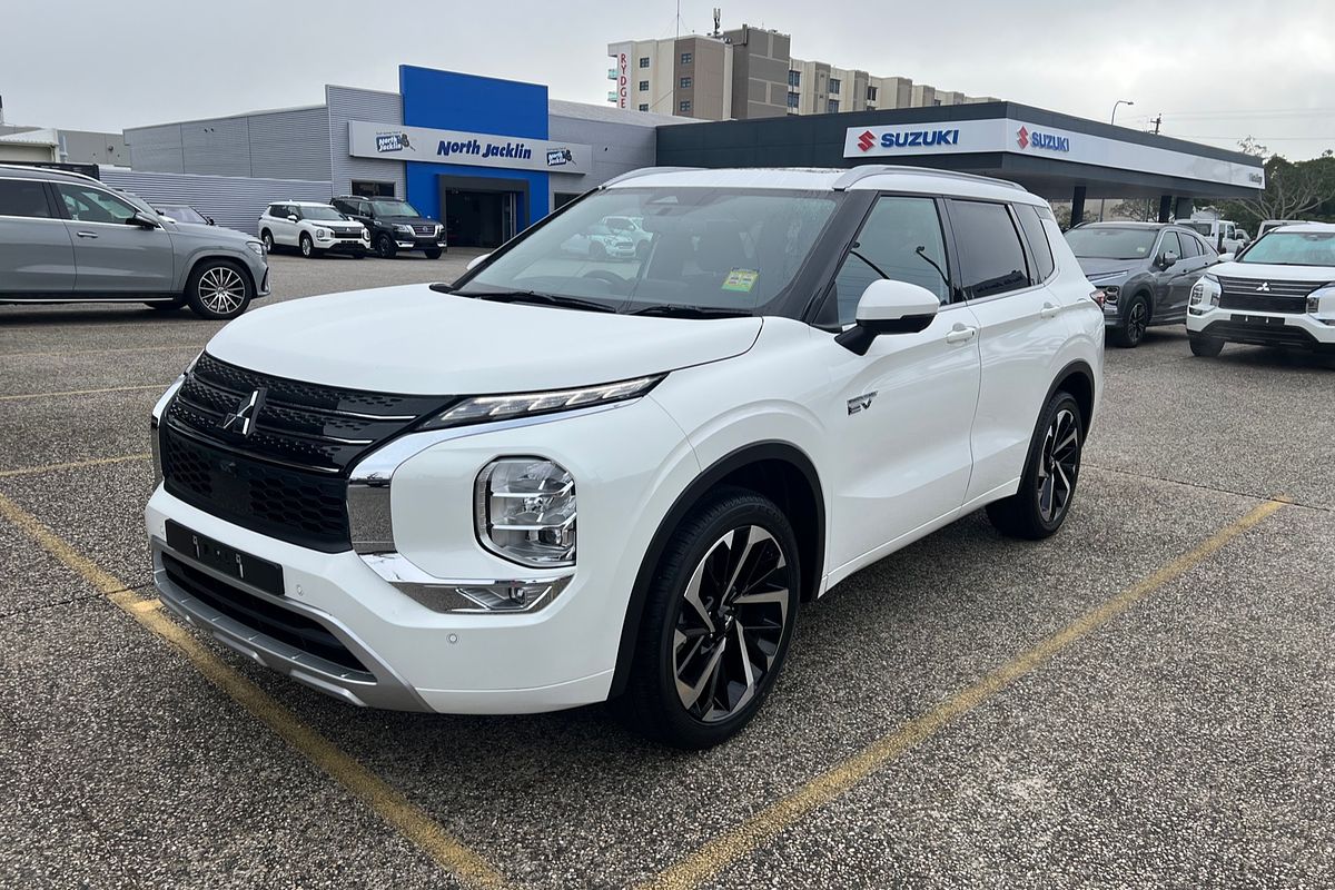 2024 Mitsubishi Outlander PHEV Exceed ZM
