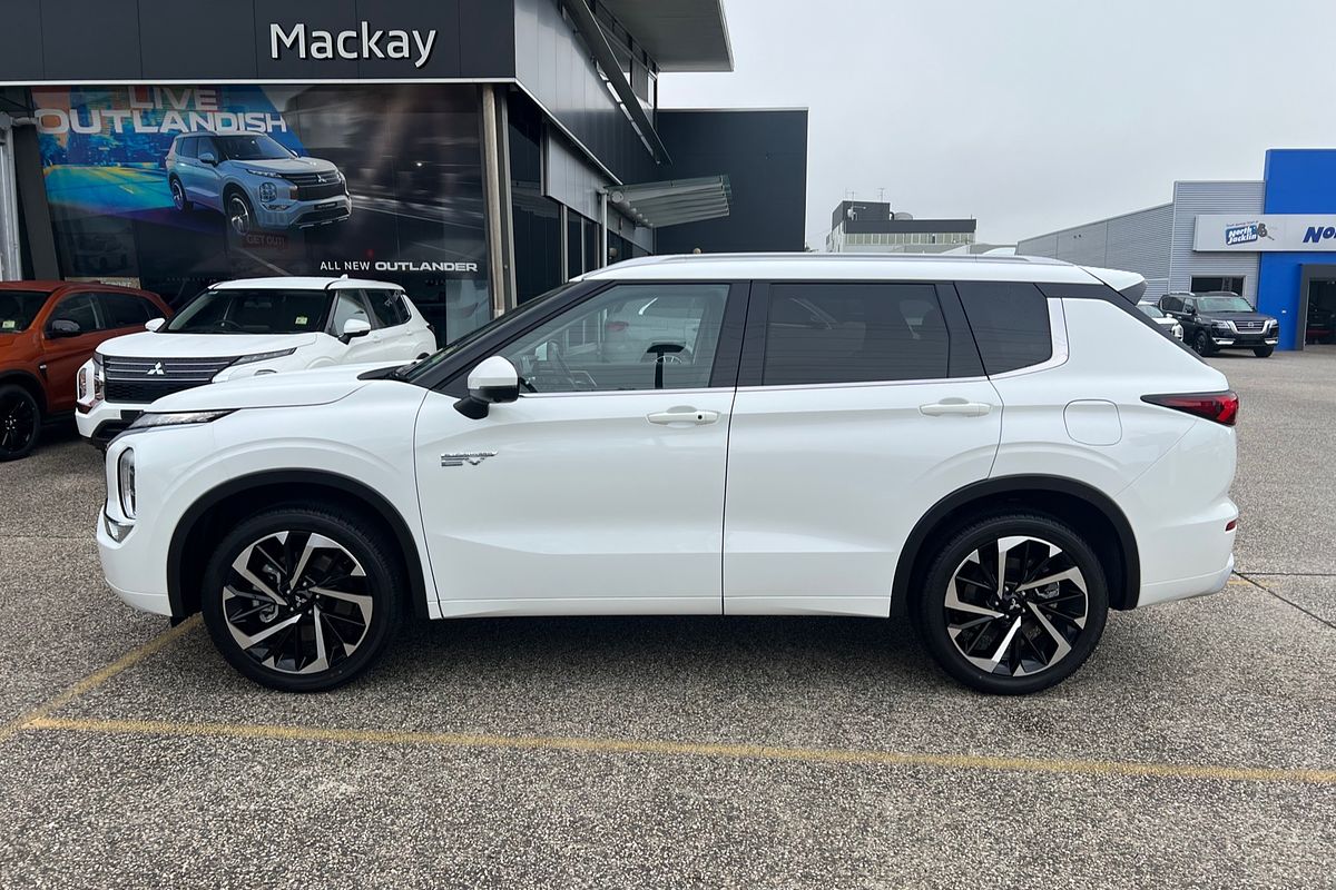 2024 Mitsubishi Outlander PHEV Exceed ZM