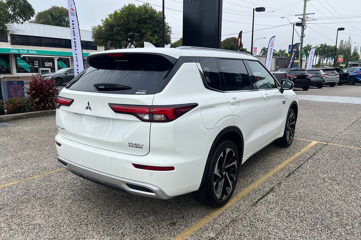 2024 Mitsubishi Outlander PHEV Exceed ZM