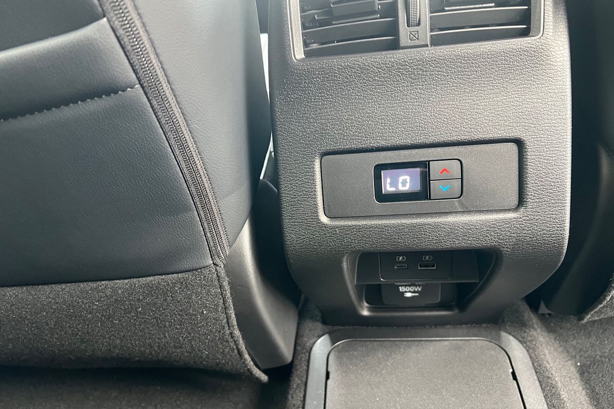 2024 Mitsubishi Outlander PHEV Exceed ZM