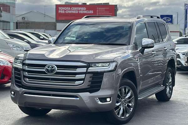 2023 Toyota Landcruiser Sahara ZX FJA300R