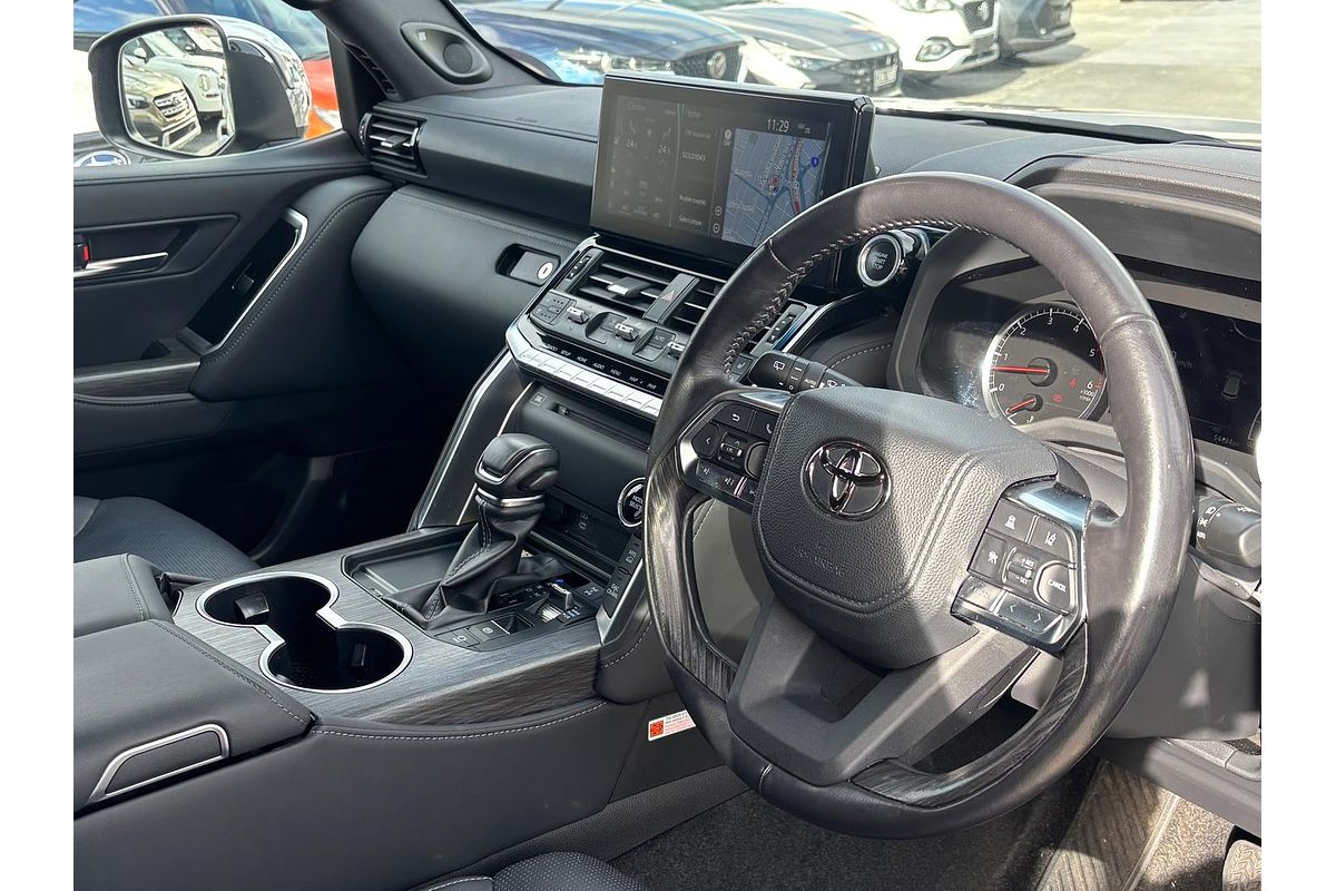 2023 Toyota Landcruiser Sahara ZX FJA300R
