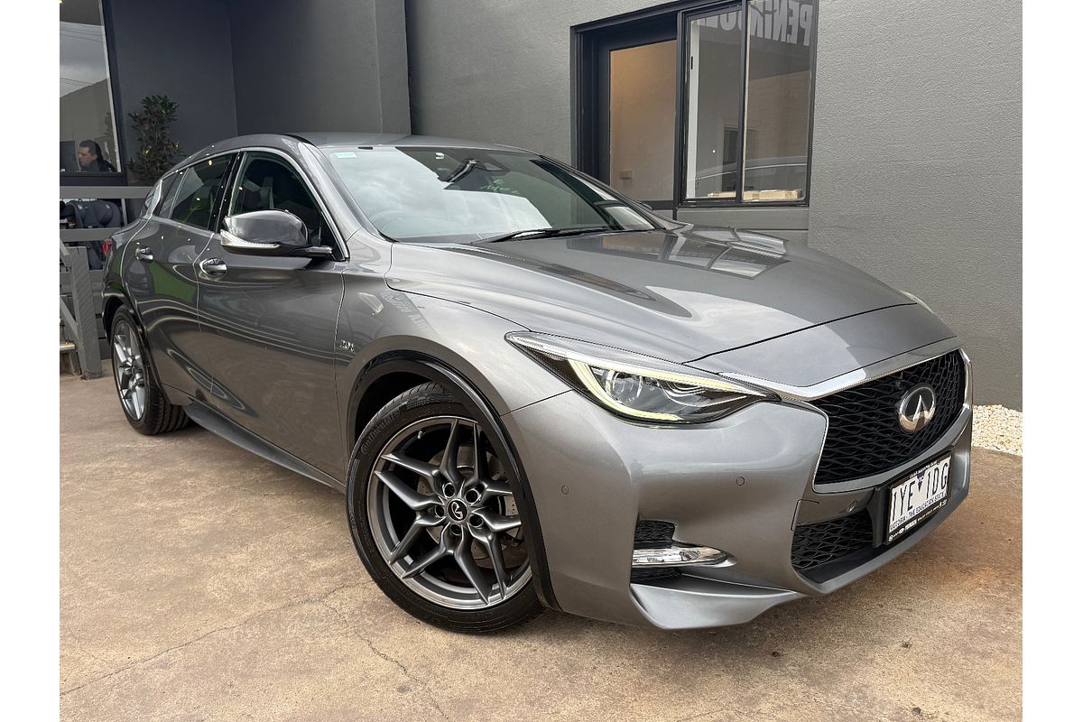 2018 INFINITI Q30 Sport H15