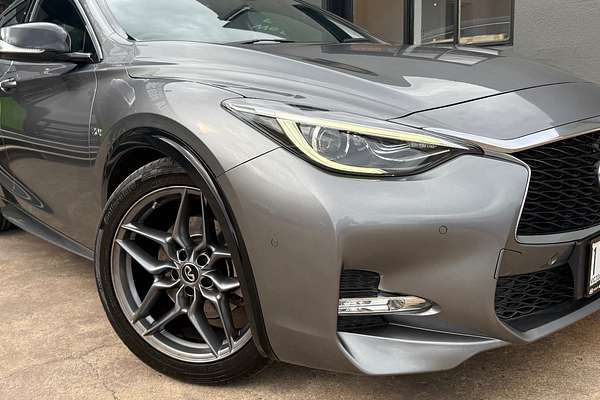 2018 INFINITI Q30 Sport H15