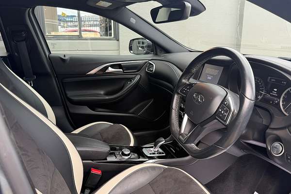 2018 INFINITI Q30 Sport H15