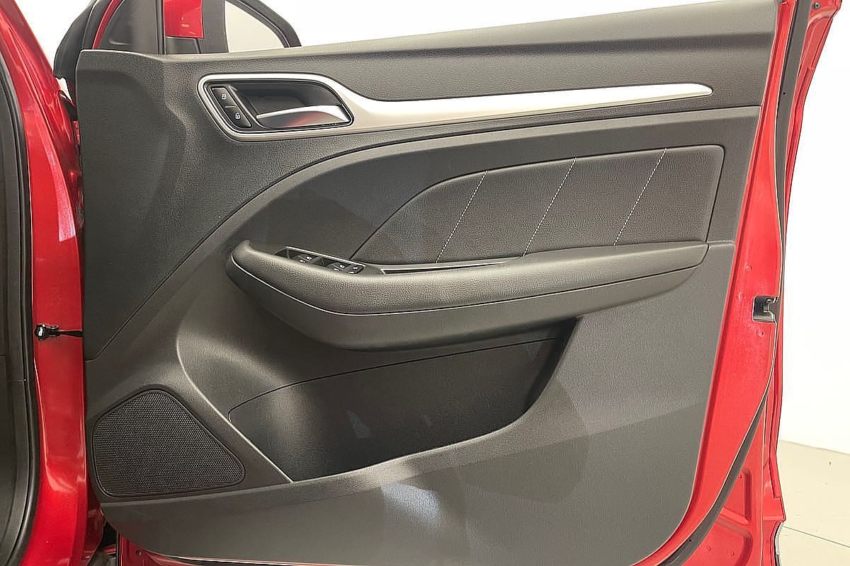 2019 MG ZS Essence AZS1