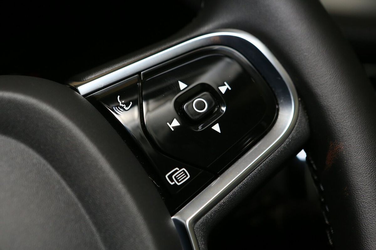 2022 Volvo XC60 Recharge Ultimate T8 Plug-In Hybrid
