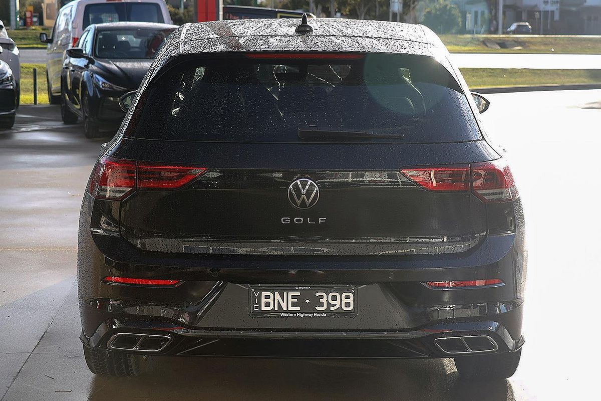 2021 Volkswagen Golf 110TSI R-Line 8