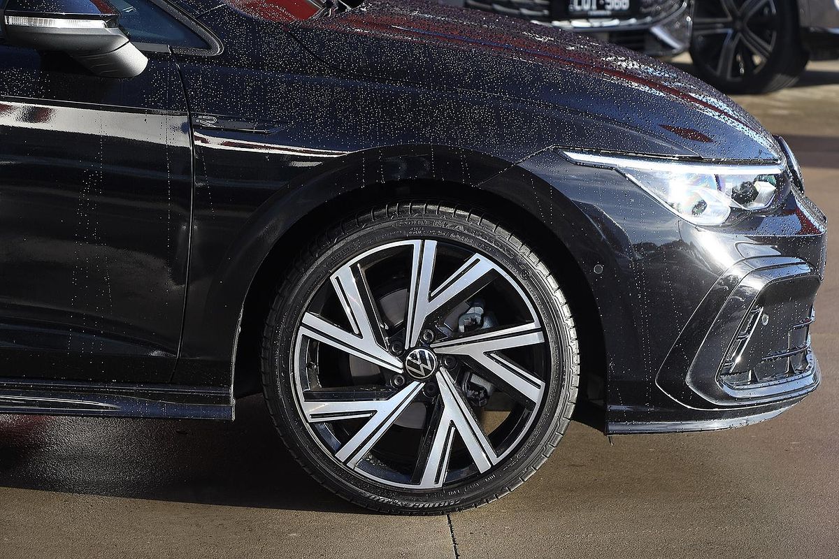 2021 Volkswagen Golf 110TSI R-Line 8