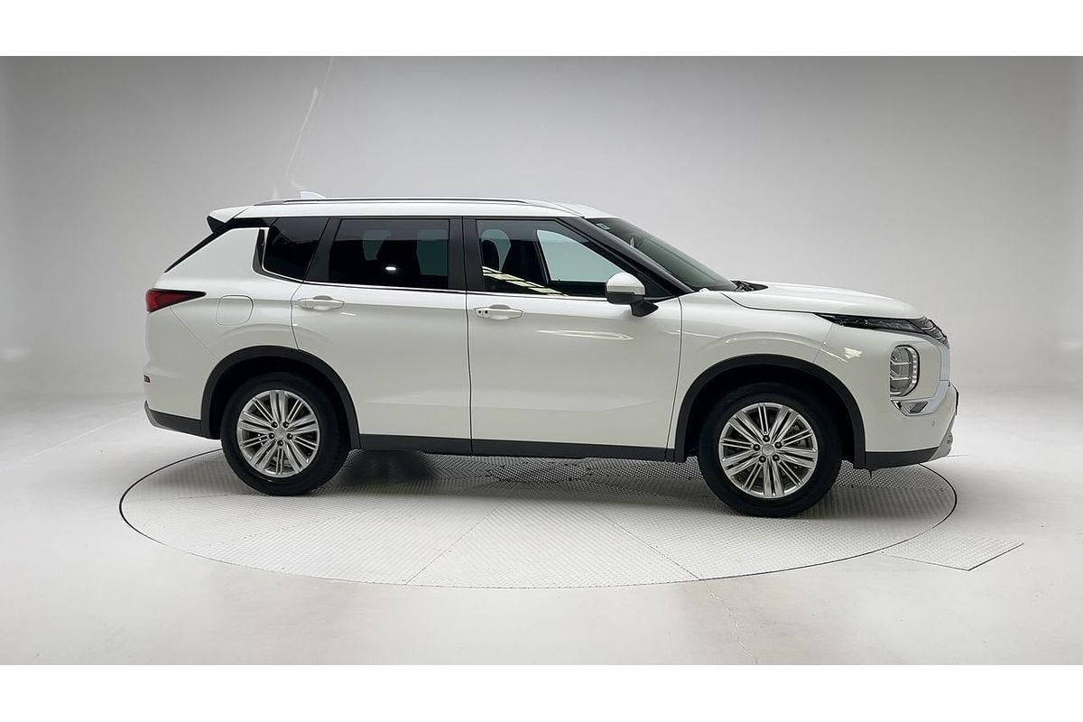 2023 Mitsubishi Outlander LS ZM