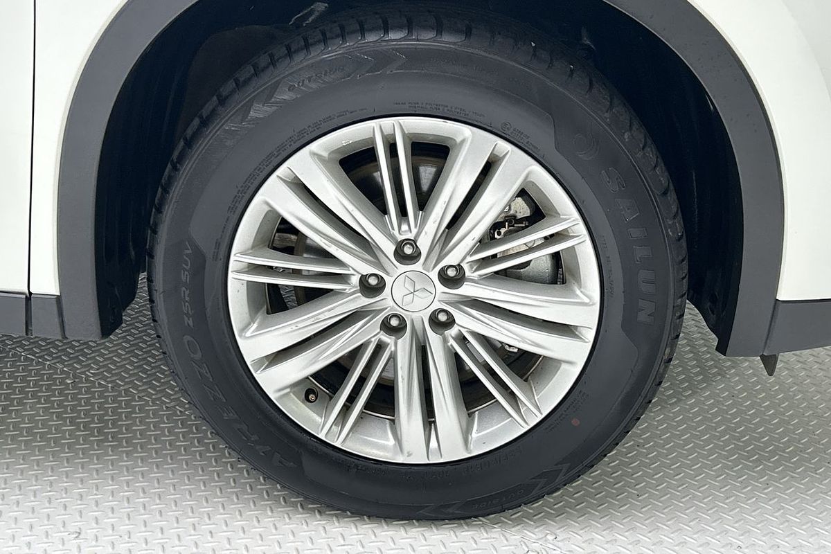 2023 Mitsubishi Outlander LS ZM
