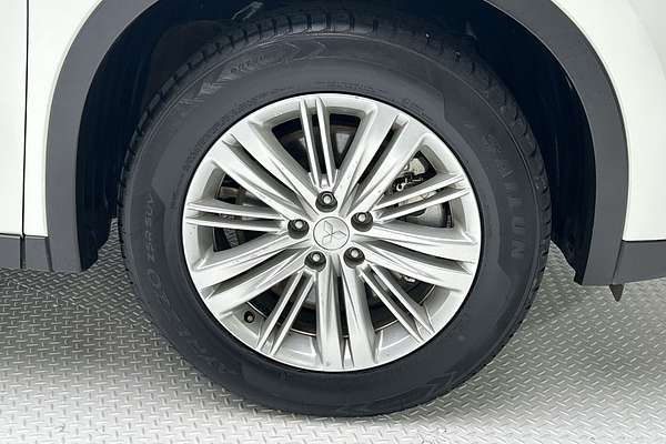 2023 Mitsubishi Outlander LS ZM