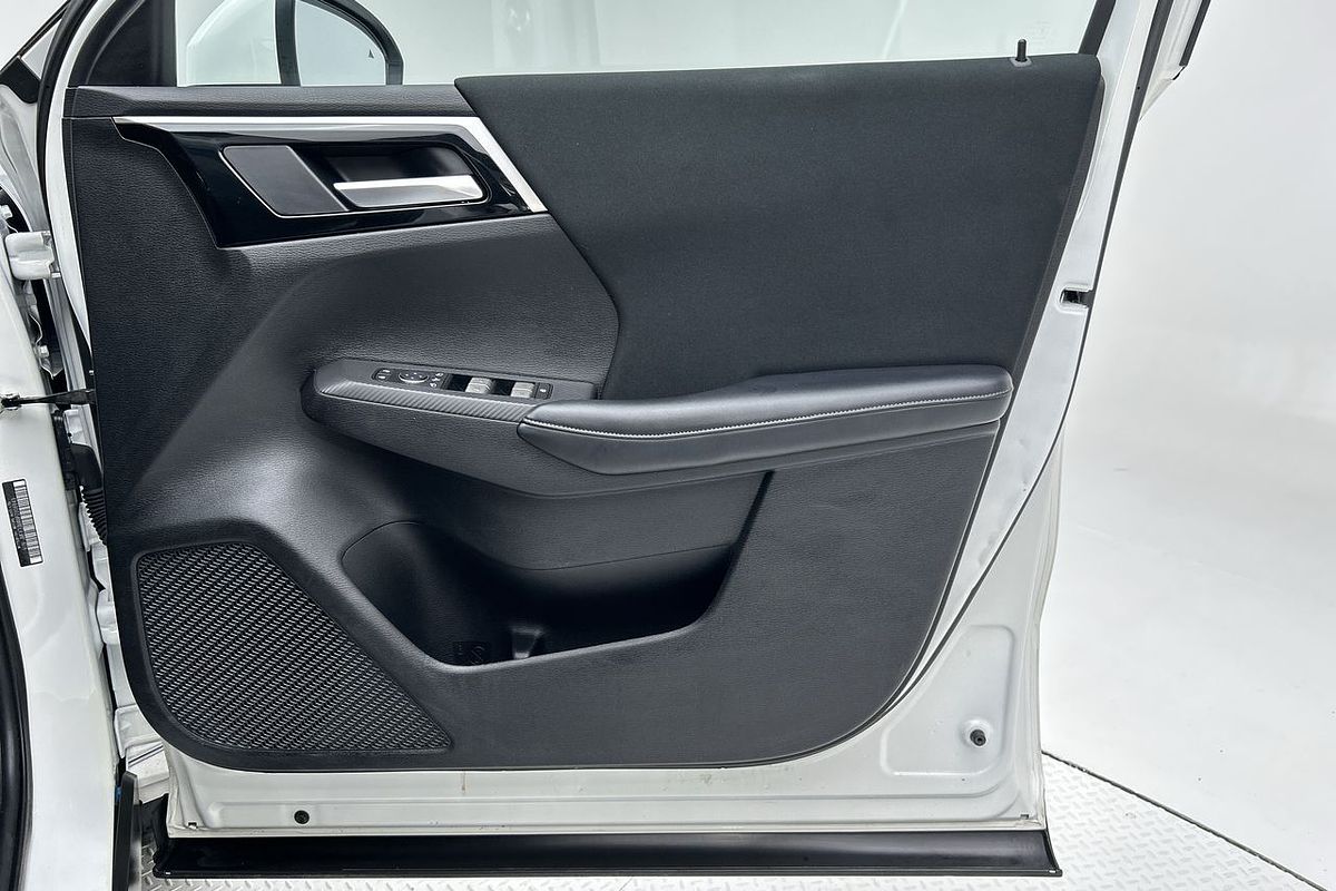 2023 Mitsubishi Outlander LS ZM