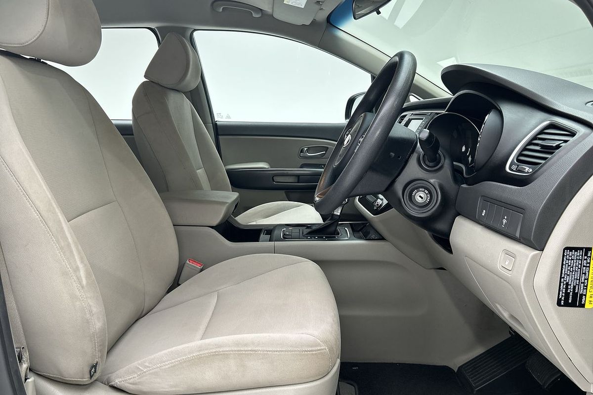 2017 Kia Carnival S YP