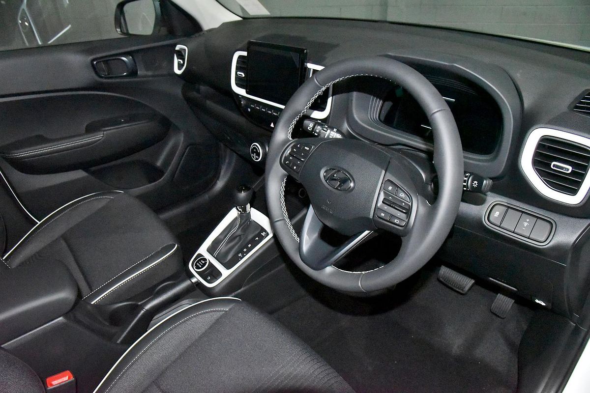 2025 Hyundai Venue Elite QX.V5