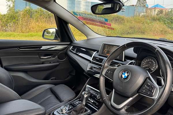 2015 BMW 225i Active Tourer Sport Line F45