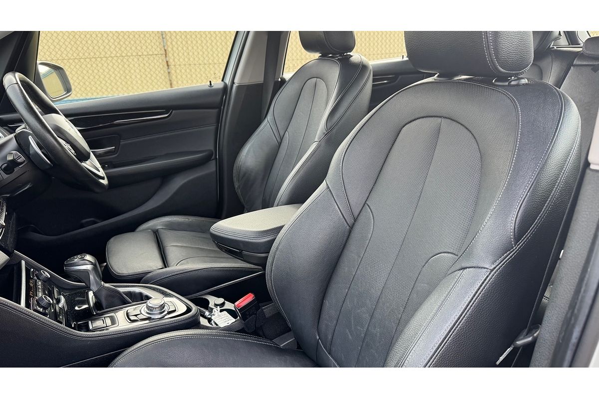2015 BMW 225i Active Tourer Sport Line F45