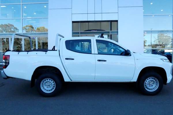 2019 Mitsubishi Triton GLX MR 4X4