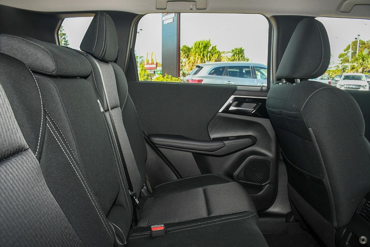 2025 Mitsubishi Outlander ES ZM