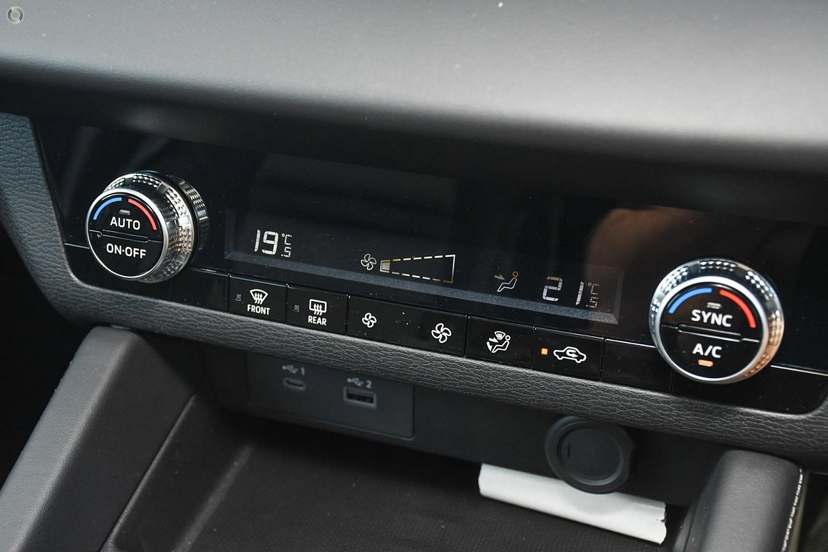 2025 Mitsubishi Outlander ES ZM